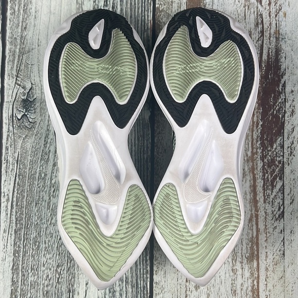 Nike Women Zoom Gravity Running Shoe Sz 8.5 - Picture 3 of 11